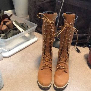 Size 9.5 in women’s. Tall Timberland snow boots.